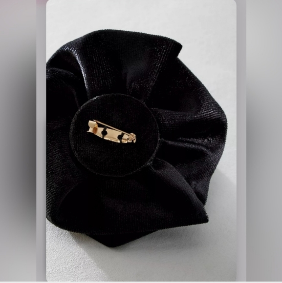 NWT Free People Black Rosette Stud Earrings Set Pack Brooch Pin Bohemian - Picture 4 of 7